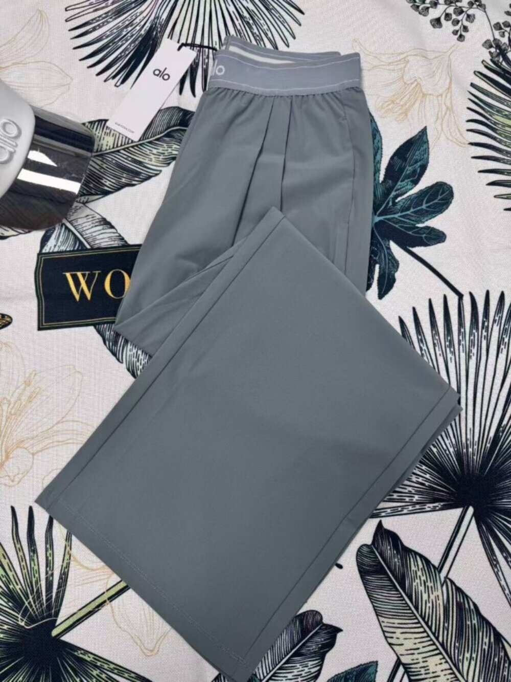 ⭐Steel Grey ALO Yoga Suit Up Trouser Relaxed Regular 30" Inseam🥌 - Picture 6 of 8